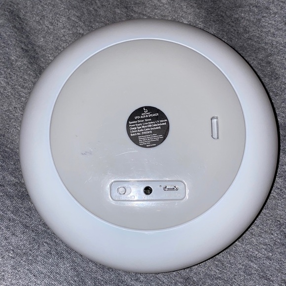 UFO Speaker color changes rechargeable audio jack apple androids kid child party - Picture 3 of 3